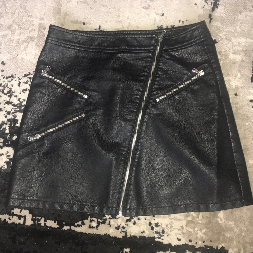 🇮🇹Vegan leather mini skirt